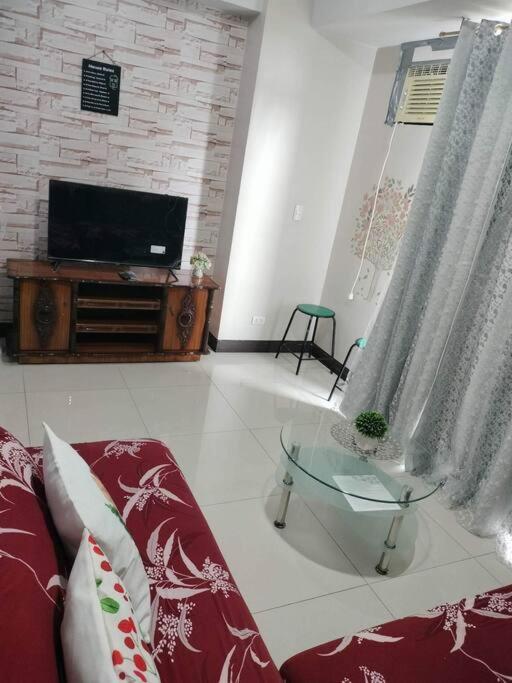 Cubao Manhattan Heights, Unit 8Bc Tower B, 1 Br 马尼拉 外观 照片