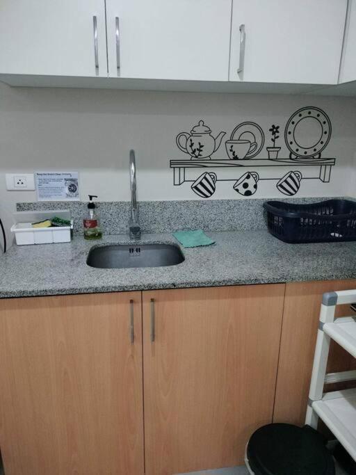 Cubao Manhattan Heights, Unit 8Bc Tower B, 1 Br 马尼拉 外观 照片