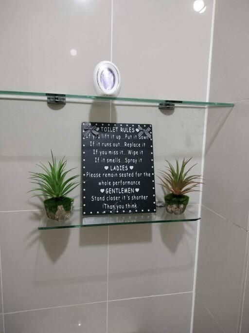 Cubao Manhattan Heights, Unit 8Bc Tower B, 1 Br 马尼拉 外观 照片
