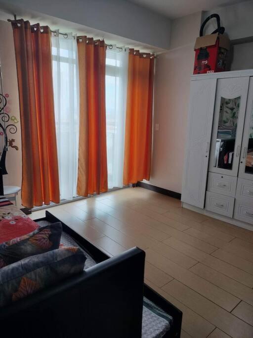 Cubao Manhattan Heights, Unit 8Bc Tower B, 1 Br 马尼拉 外观 照片