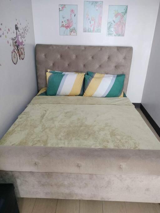 Cubao Manhattan Heights, Unit 8Bc Tower B, 1 Br 马尼拉 外观 照片