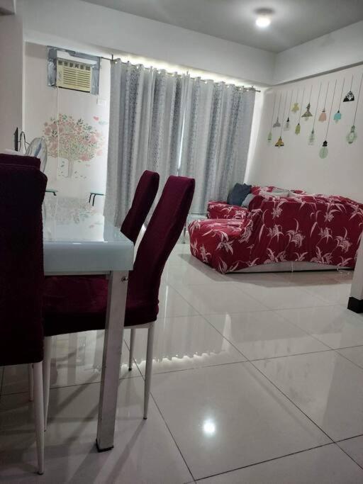Cubao Manhattan Heights, Unit 8Bc Tower B, 1 Br 马尼拉 外观 照片