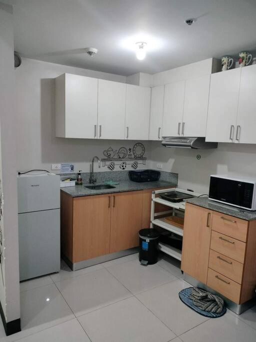 Cubao Manhattan Heights, Unit 8Bc Tower B, 1 Br 马尼拉 外观 照片